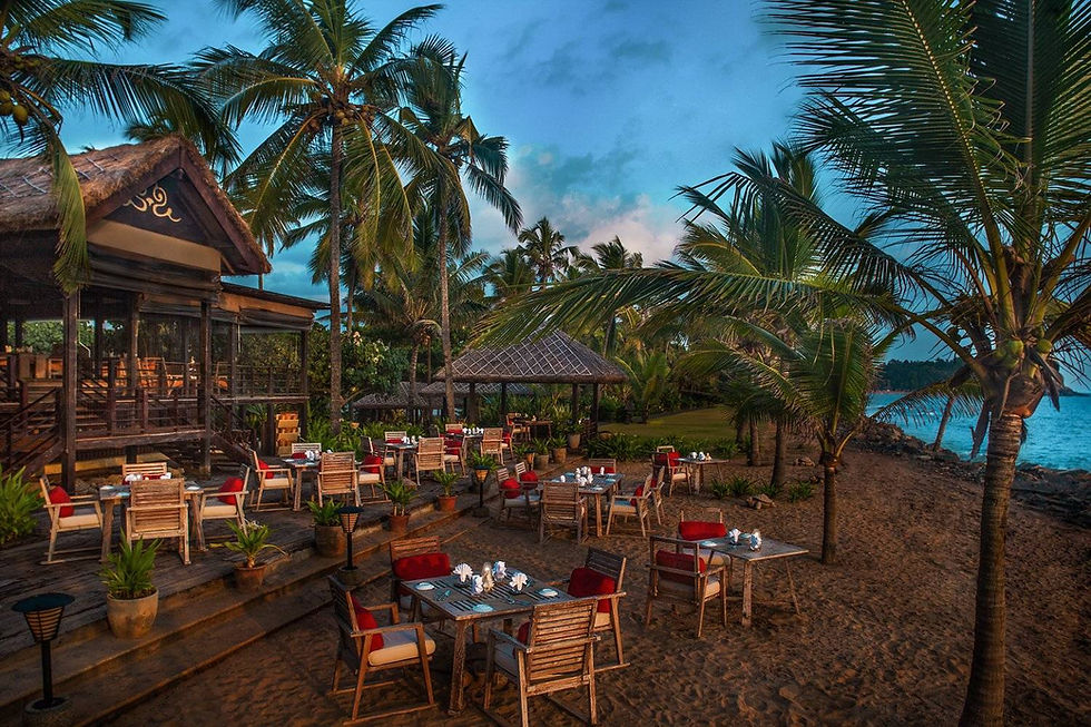 столики на улице, ресторана Bait, отель Taj Green Cove Kovalam, Самудра