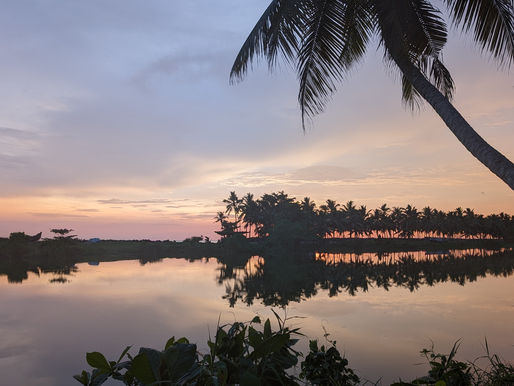 лагуна около отеля Tak Kovalam Green Cove